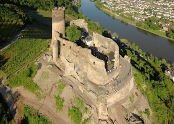 Stadt Bernkastel-Kues , Burg Landshut